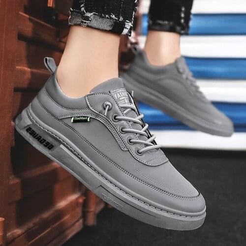 Mens Low-top Boarding Shoes Outdoor Waterproof Canvas Shoes Lightweight Breathable Casual Shoes Comfortable Student Flat Shoes