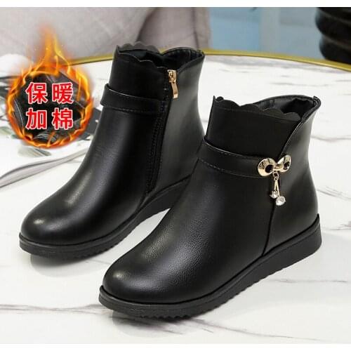 Genuine Leather Womens Boots Retro British Style Slip-On Chelsea Boots Fashion Ankle Boots Round Toe Low-heell 2021 Women Shoes