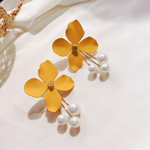 2021 Trend Flower Pearl Tassel Earrings Spring Summer New Earrings Korean Temperament Stud Earrings Elegant Womens Jewelry Girl