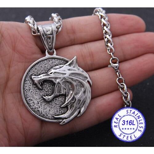 Yage Stainless Steel the Wizard wolf head pendant necklace for Geralt with a The Wild Hunt 3 Figure TV