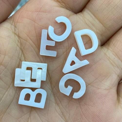 Hot Sale Natural Freshwater Shell Letter Beads ABC26 Letters Series Exquisite Beads Womens Jewelry Making Anklet Necklace Gifts