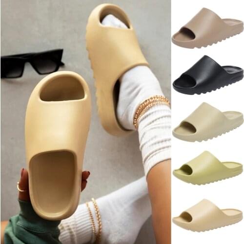 Summer Women Slippers Massage Clogs Quick Dry Indoor Home Slippers Bathroom Slides Chunky EVA Garden Shoes Ladies Beach Slippers