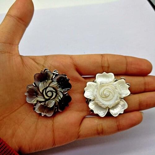 Top Quality 32mm Natural Mother of Pearl 3 Layer Flower Shell Pendant Necklace Pendant for Jewelry Fingings Making