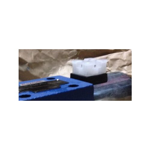 4WE10D33/CG24N9K4/V NEW REXROTH 4WE10D3x/CG24N9K4/V R900593676