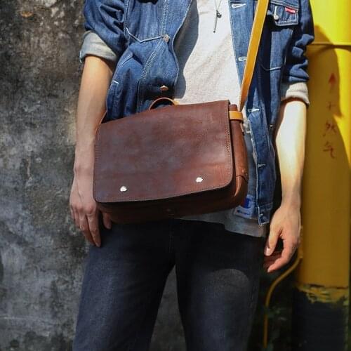 New Japanese original retro handmade first layer of smooth leather mens messenger bag neutral solid color leather messenger bag