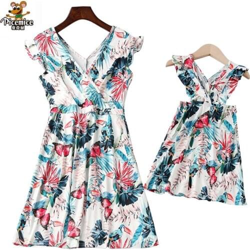 Flower Matching Mother Daughter Dresses Family Look Mommy And Me Clothes Ruffled V Neck Mom Mum Baby Girls Dress Family Outfits