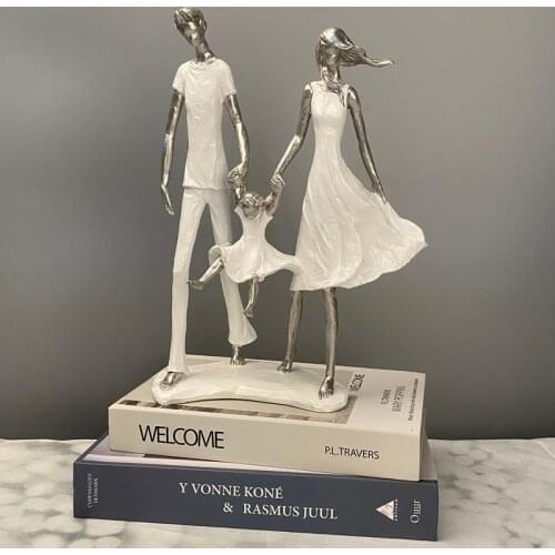 Resin Crafts Nordic Style A Family of Three Holding Hands Statue Home Decor Indoor Living Room Sculpture Desktop Decoration