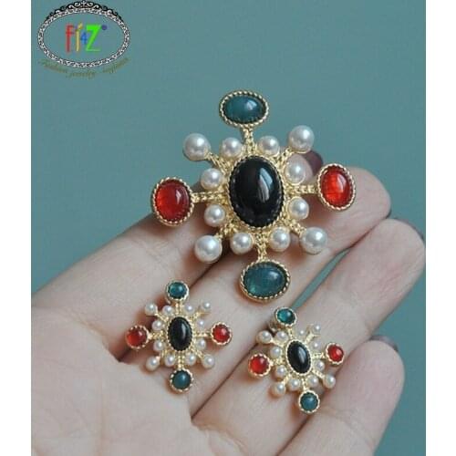 F.J4Z 2019 Women Luxury Stone Brooches Fashion Elegant Simulated Pearl Pins Female Gifts Costume Accessories Dropship