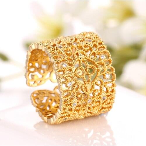 Filigree Statement Jewelry Fashion 18K Gold Big Hollow Crystal Ring Love Engagement Wedding Rings For Women Accessories