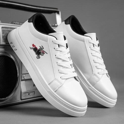 High Quality Mens Leather Casual Sneakers Knight Figure Light Comfortable Low Heel Flats Male Business Travel Casual Shoes