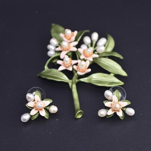 American fashion ladies Brooch Vintage orange flower freshwater pearl antique baking varnish retro earring Brooch Pin