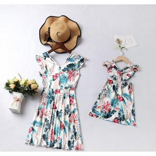 Summer Family Matching Clothes Summer Mother Daughter Matching Dresses Mommy and Me Floral Dress Kids Cute Women Girls Dress