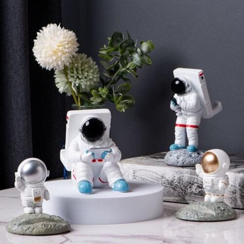 Office computer desk small decoration creative simple mobile phone holder astronaut doll astronaut mobile phone holder