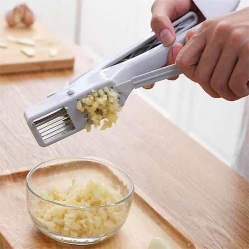 Manual Garlic Press Mincer 2 in 1 Kitchen Garlic Chopper Slicer Portable Garlic Grinding Crusher Masher Maker Vegetable Tools
