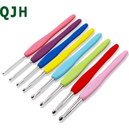 8PCS/Set Retro Unique TPR soft handle Aluminum crochet Needle Crochet Hooks Set Knitting Needle Tools Handle Hooks 2.5mm-6.0mm