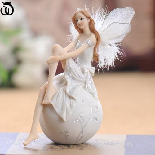 WU CHEN LONG European Idea Butterfly Wings Girl Art Sculpture Moon Angel Character Statue Resin Craft Home Decoration Gift R6812