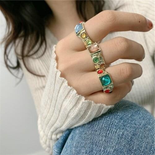 Fashion Retro Palace Style Rings Female Ins Style Round Rhinestone Joint Rings for Girls Temperament Delicate Jewelry Gifts