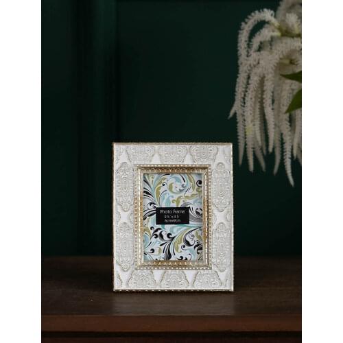 Photo frame European retro Manual Carved frames 3 inch 6 inch photo Light luxury Set the stage Hang on the wall White gold Gift