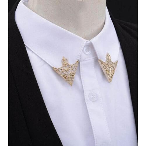 1 Pair Vintage Triangle Shirt Collar Pin Hollow Metal Brooch for Women Men Fashion Wild Collar Pin Clothes Decor
