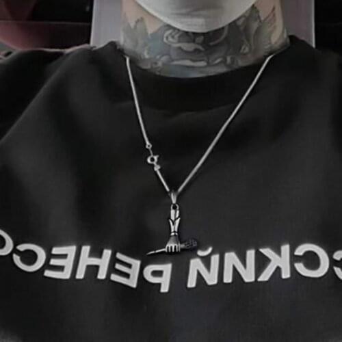 2019 new arrived Stainless Steel Hiphop/rock Holding a microphone shape pendant fashion Creative men necklaces jewelry gifts