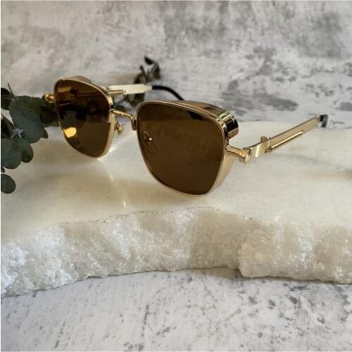 2021 New Fashion Women Unisex Brown Quadrat Vintage Gold Color Framed Design Sunglasses Famous Luxury Brand Designer Sexy Design