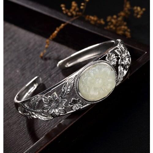 Ruiyi White Bracelets