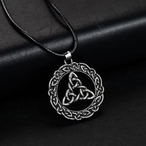 Fashion Western Celtic Knot Necklace Intertwined Triquetera Pendant Engagement Triangle Wedding Viking Man Woman Jewelry Gift