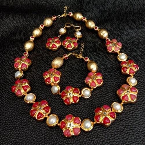 YYGEM Red Agate Flower White Pearl With Gold Plated Edge Gold Plated Brushed Beads Necklace Bracelet Earrings Sets
