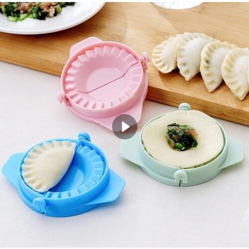 Creative Dumpling Molds Hand Dumpling Make Molds Easy Chinese Jiaozi Make Tool Press Dumpling Ravioli Mould Kitchen Supplies