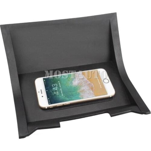 The Phone With QI Wireless Charging For Land Rover Range Rover Velar Wireless Car Charger Phone Charging 2017-2021