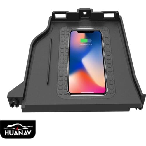 QI Car Wireless Charger For Toyota LAND CRUISER 20142018 Intelligent Infrared Fast Wireless Charging Car Phone Holder For iphone