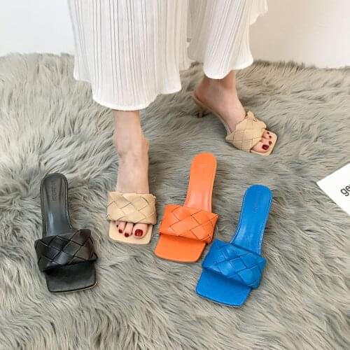 The new Korean version in summer 2020 is square toe thin heel plaids with cool slippers for women