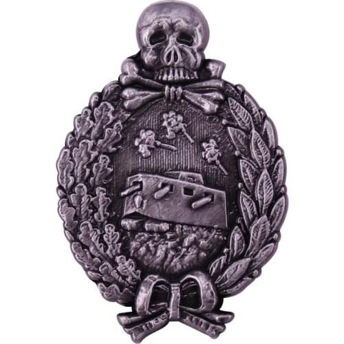 Retro Tank Skull Enamel Pin WW2 German Military Brooches Metal Skeleton Medal Badge Pin Backpack Accessories Jewelry 2021