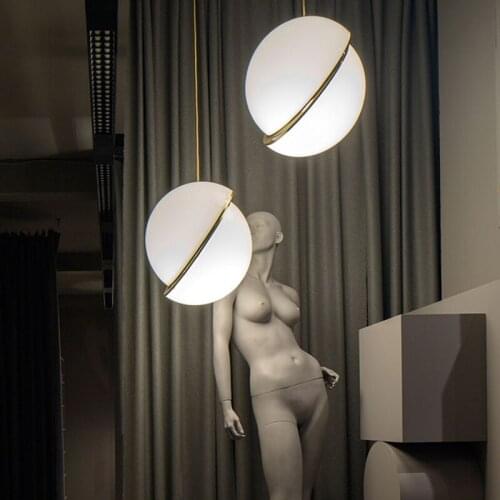 Modern Creative Globe Ball Moon Suspension LED Hanging Light Brass Gold Plated Acrylic Spherical Pendant Lamp for Living Room