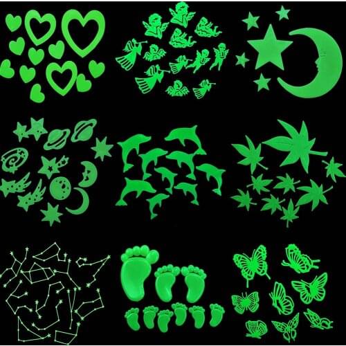 2018 Fluorescent Stickers moon star/butterfly/Universe Planet Star Glow Dark Luminous Paste Ceiling Decoration