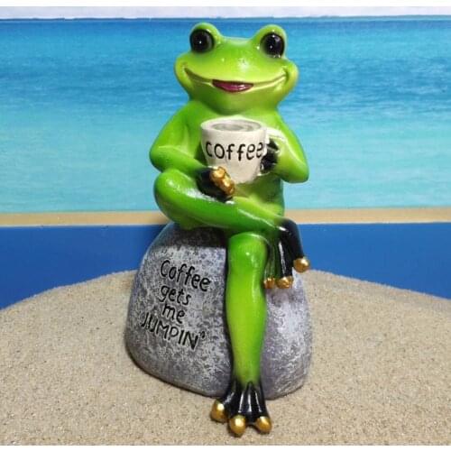 40%HOTAnimal Design Statuary Green Sitting Frog Drinking Coffee Stone Garden Statue for Home Decor