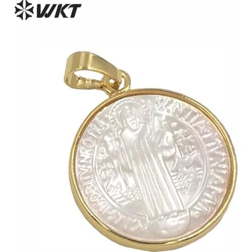 WT-P1355 Round Shape Shell Pendants for Necklaces 24K Metal Electroplated Elegant Jesus Pattern Women Jewelry 2018