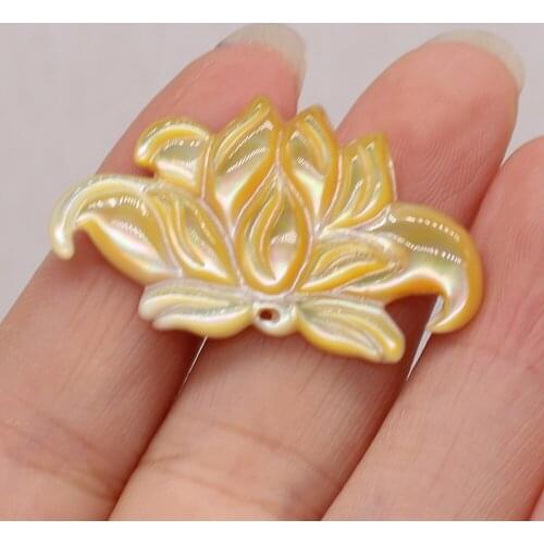 Hot Sale Natural Shell Pendant Mother Of Pearl Shell Flower Small Pendant For Jewelry Making DIY Necklace Earring Accessory