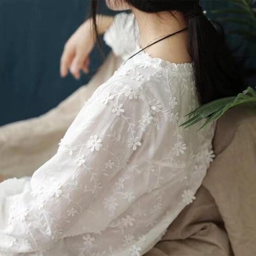 2021 New Arrival Summer Arts Style Women Loose Three Quarter Sleeve O-neck Blouse Cotton Pullover Embroidery Casual Shirts W354