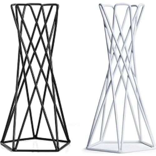 Nordic Style Air Plant Holder Metal Flower Pot Stand Geometric Iron Tillandsia Holder Table Home Garden Ornaments