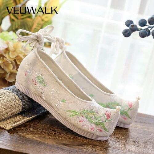 Veowalk Pearl Pointed Toe Women Cotton Fabric Flat Shoes Handmade Traditional Chinese Embroidered Platform Shoes for Ladies