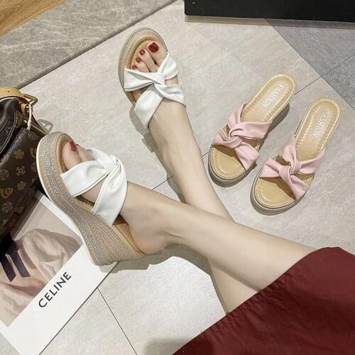 Elegant Temperament Ladies Slippers Summer New Fashion Outer Wear Thick-Soled Slope Heel High-Heeled Slippers