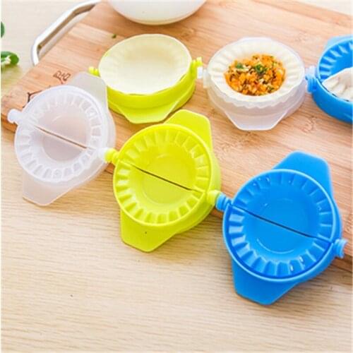 Creative Plastic Portable Dumpling Molds Chinese Food Jiaozi Maker Dough Press Dumpling Pastry Tools Accessories Kitchen Tools