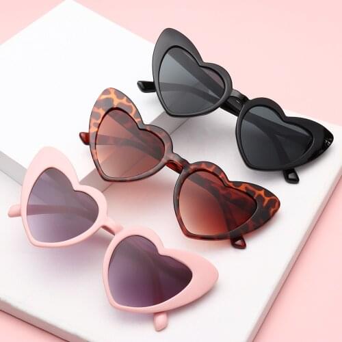 2021 Personality Sunglass Love Heart Sunglasses Vintage Cat Eye Vintage SunGlasses UV400 Protection Goggles