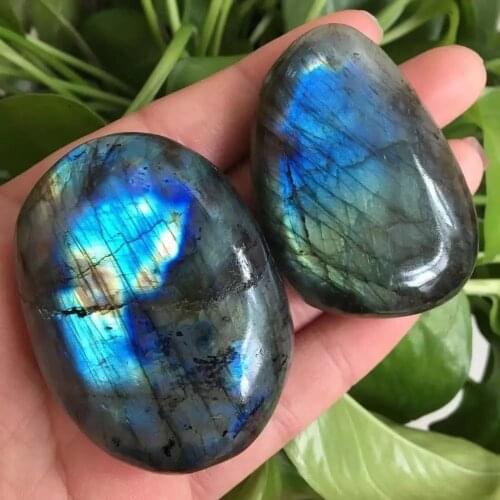 MOKAGY Natural Labradorite Palm Stones for Healing Crystal Massage 1pc