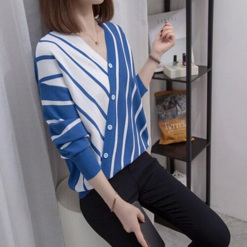 Streetwear Tops Autumn And Winter New Plus Size Womens Knitted Fashion Bottoming Shirt Sweater V-Neck Long Sleeve Jumper M326