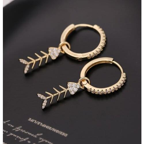 SWOUR New Fashion Jewelry Gold Color Zirconia Fish Bone Small Circle Round Pearl Huggie Hoop Earrings Femme Bijoux S493