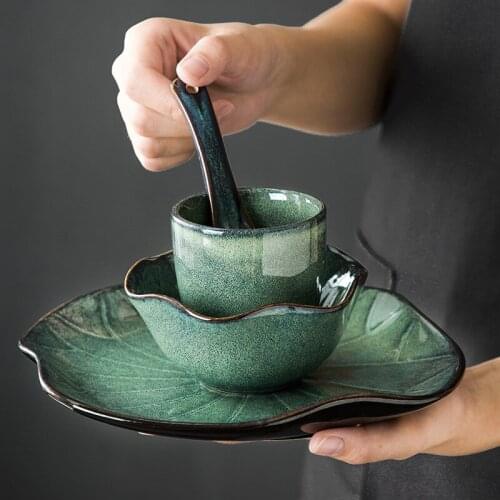 Japanese-style Lotus Hotel set the stage retro kiln into a one-person tableware bowl set