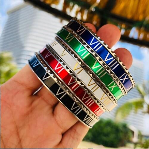 Mens Bracelet Luxury Watch Accessories Open Bracelet Color Matching Gtainless Steel Cuff Roman Numeral Bracelet