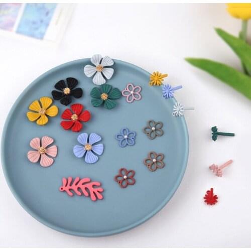 30pcs/lot color Rubber paint cartoon daisy flowers shape alloy floating locket charms diy jewelry earrings/garment pendants
